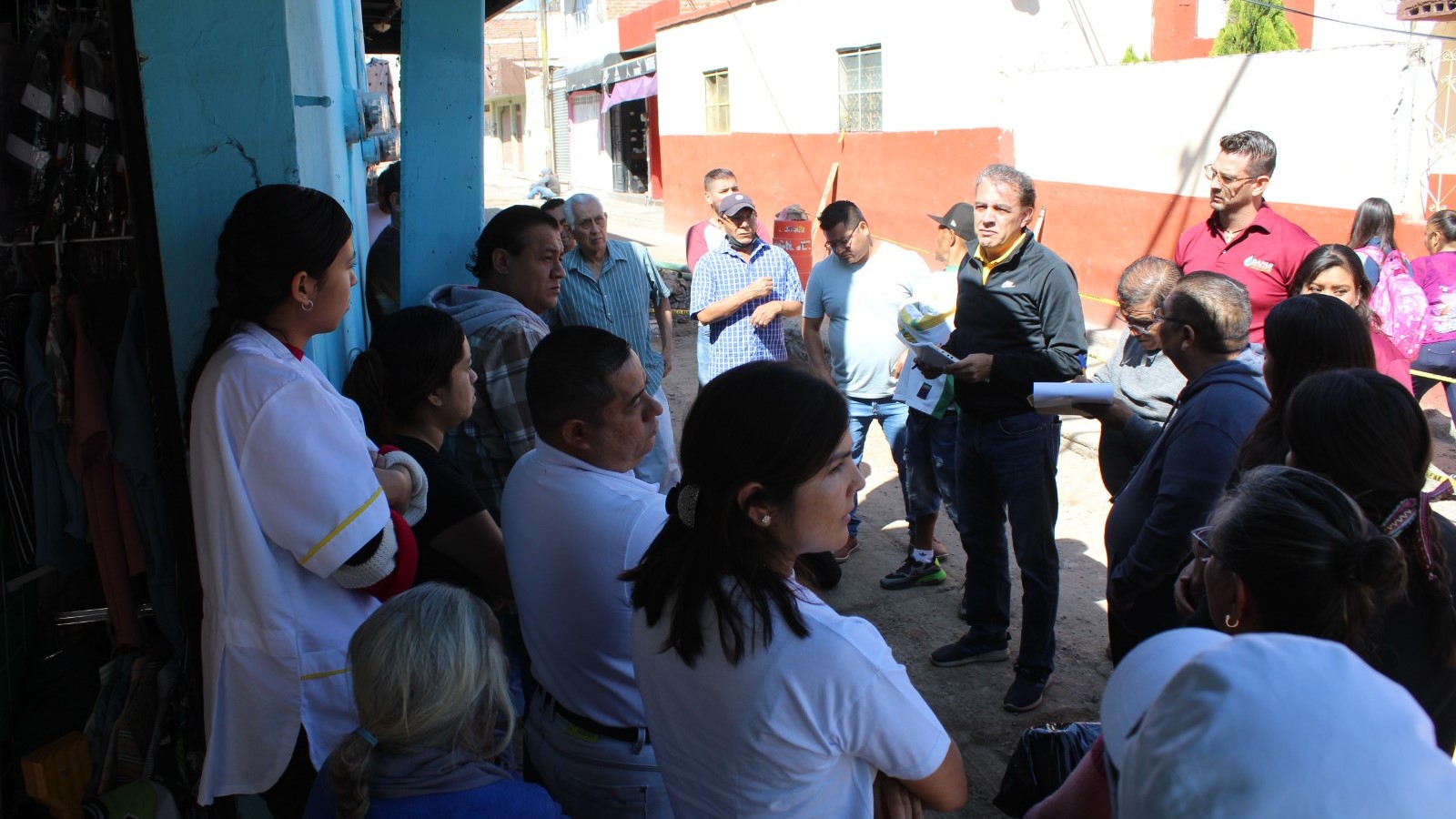 SAPAS continua con trabajos del colector sanitario en calle Miguel Hidalgo